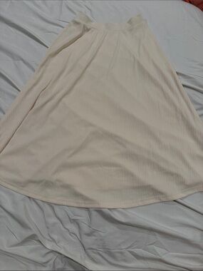 Women's Cream A-Line Ribbed Skirt
